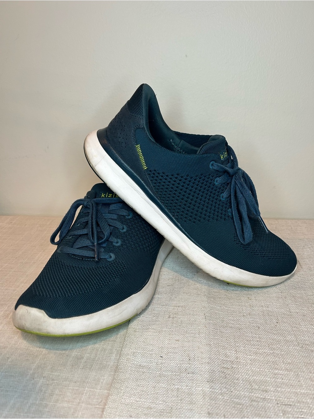 Kizik Men's Navy Knit Lace-Up Sneakers
